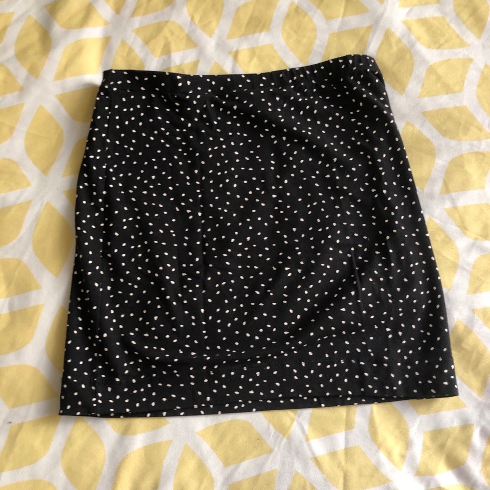 Spotted mini skirt